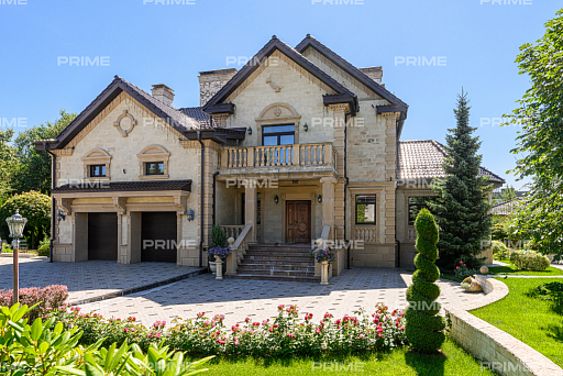 Сountry нouse with 4 bedrooms 580 m2 in village Millennium Park