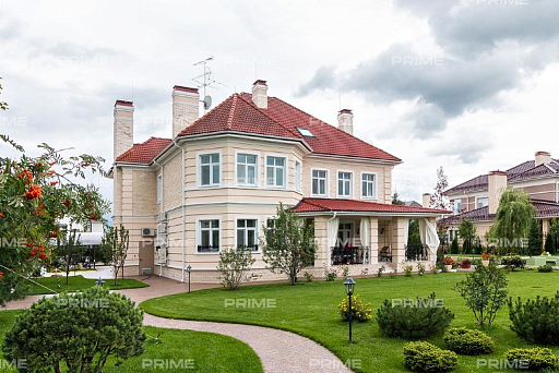 Сountry нouse with 4 bedrooms 610 m2 in village Grinfild