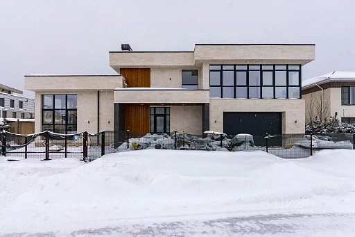 Сountry нouse with 5 bedrooms 642 m2 in village Novorizhskij