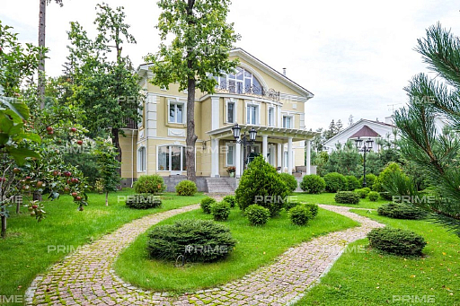 Сountry нouse with 6 bedrooms 900 m2 in village Polese