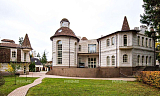 Сountry нouse with 5 bedrooms 1056 m2 in village Landshaft