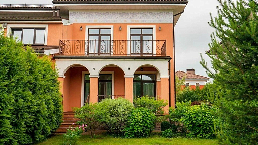 Duplex with 3 bedrooms 218 m2 in village Evropa-2