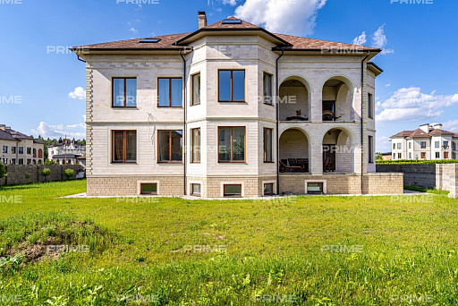Сountry нouse with 6 bedrooms 750 m2 in village SHato Soveren