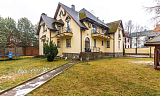 Сountry нouse with 4 bedrooms 450 m2 in village ZHukovka Pravaja storona