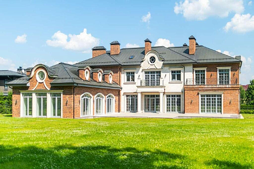 Сountry нouse with 6 bedrooms 1200 m2 in village Madison Park