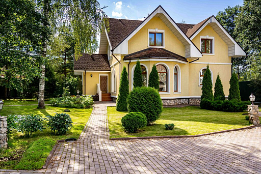 Сountry нouse with 5 bedrooms 522 m2 in village Aprelevka. Cottage development