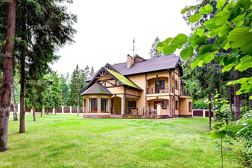 Сountry нouse with 5 bedrooms 529 m2 in village RIITA